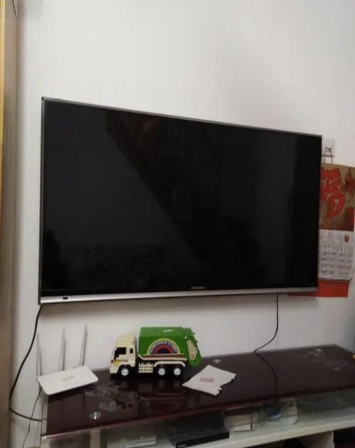 电视屏幕黑屏 这是怎么回事？